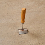 Queen Excluder Scraper