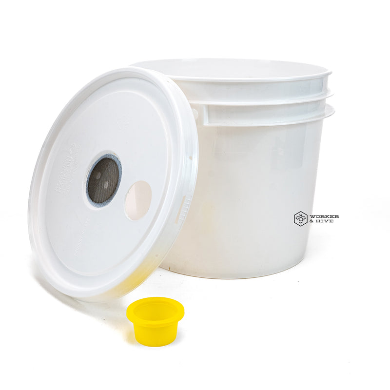 1 Gallon (4.55L) Feeder Pail