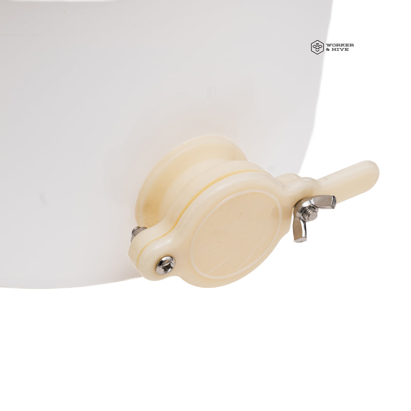 Honey Bucket with Gate