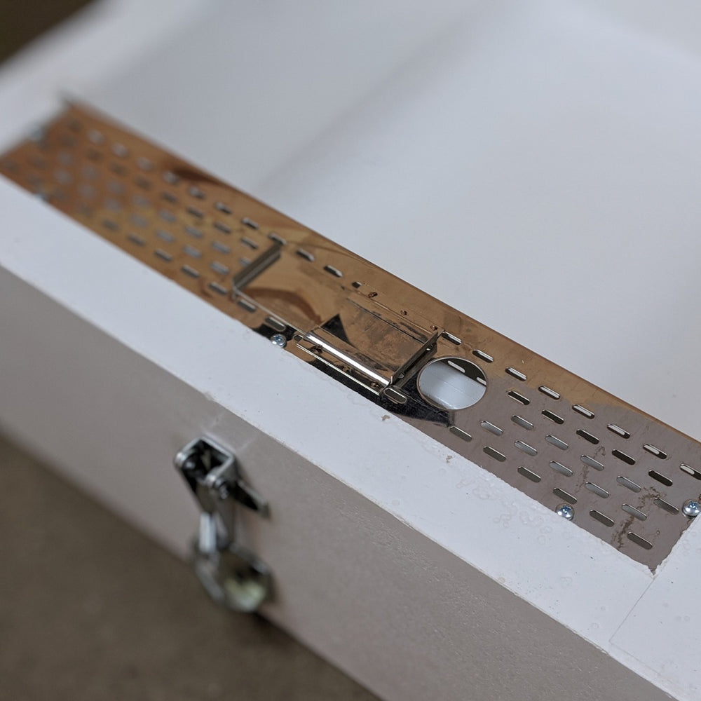 Lyson 10-Frame Hive Feeder: Boost Your Beekeeping Success