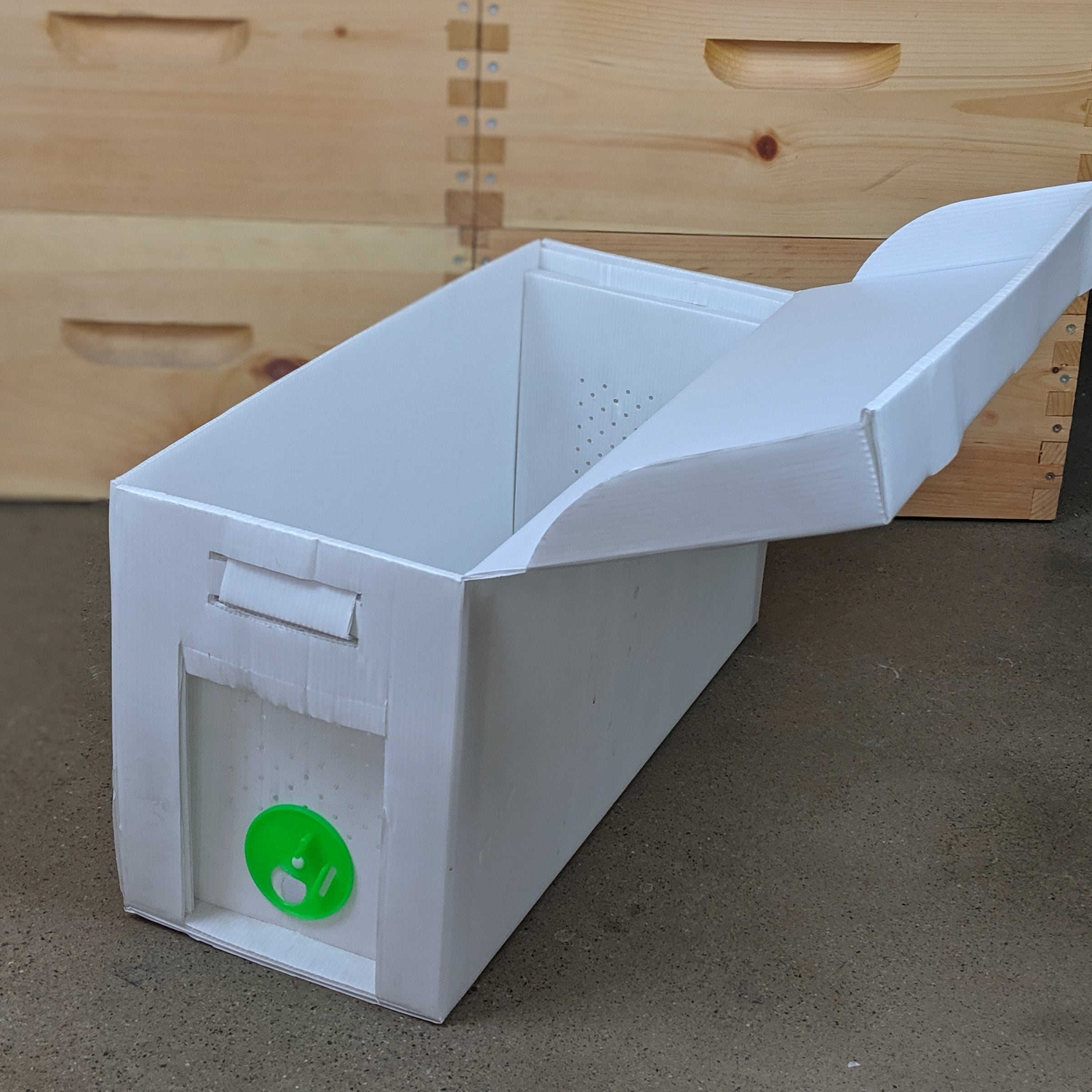 Nuc Box - 5 Frame, Polypropylene — Worker and Hive Bee Supply