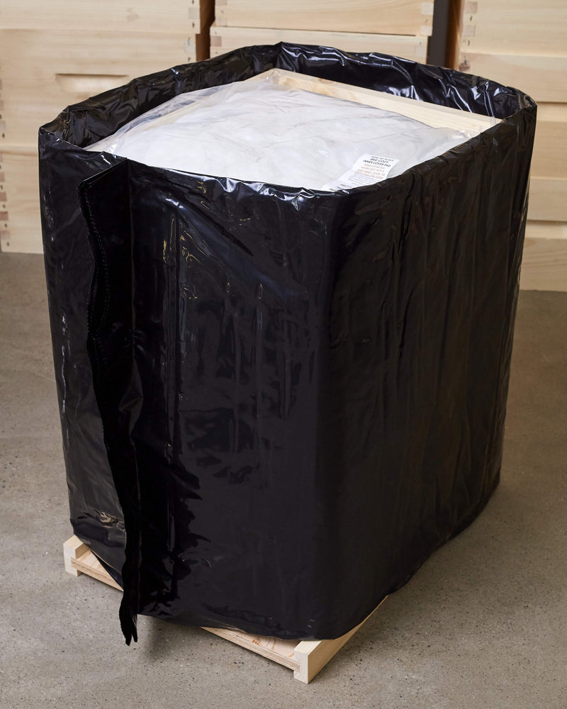 8 Frame Bee Cozy Winter Wrap