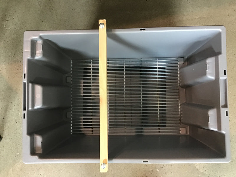 Mann lake Hobbyist Uncapping Tank