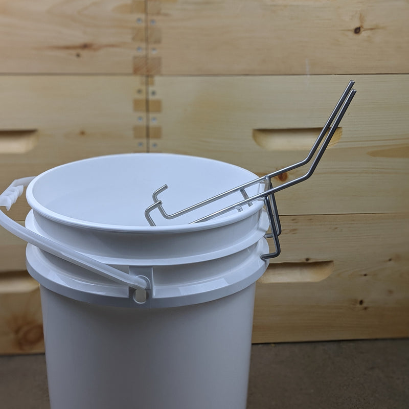 Metal Pail Perch
